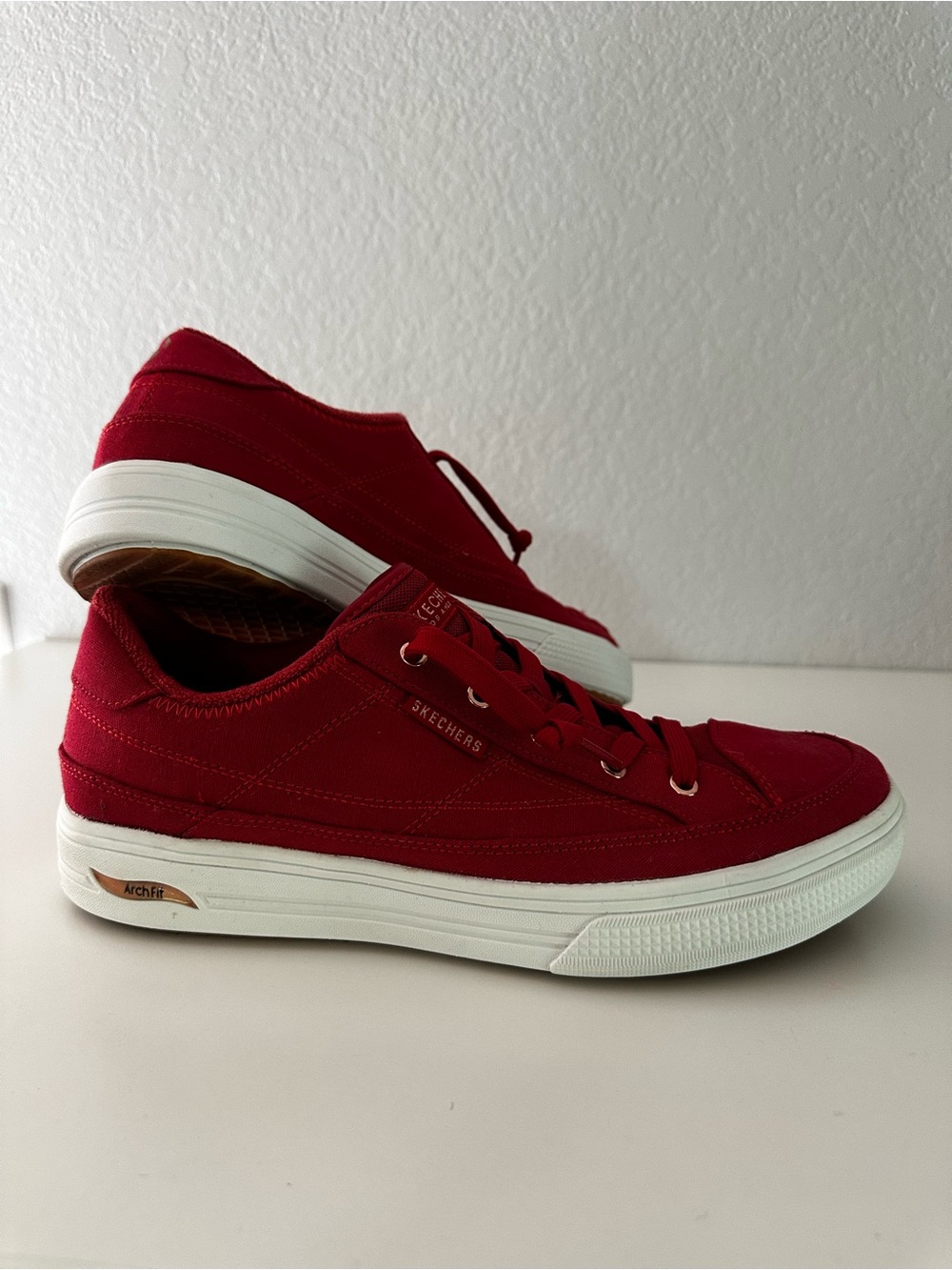 Skechers Red Arch Fit Wide Slip-On Sneaker